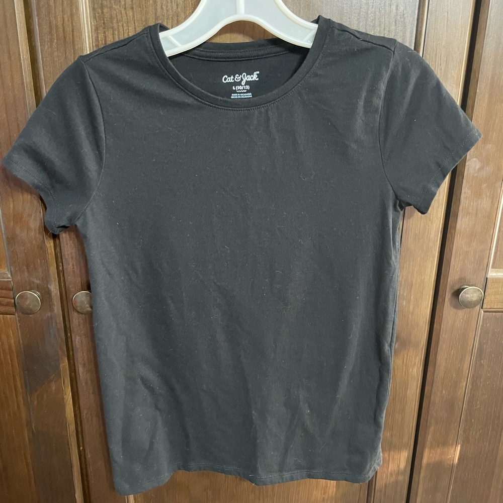 Cat and Jack girls black t shirt size large